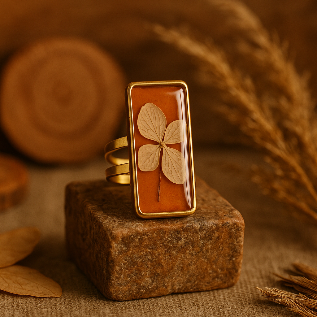 beige hydrangea ring 5.png