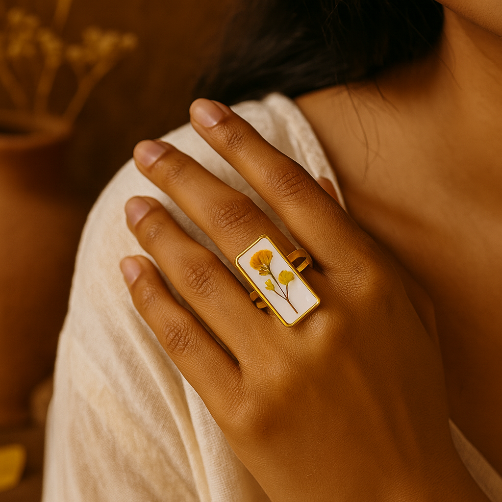 yellow baby breath ring 5 hand.png